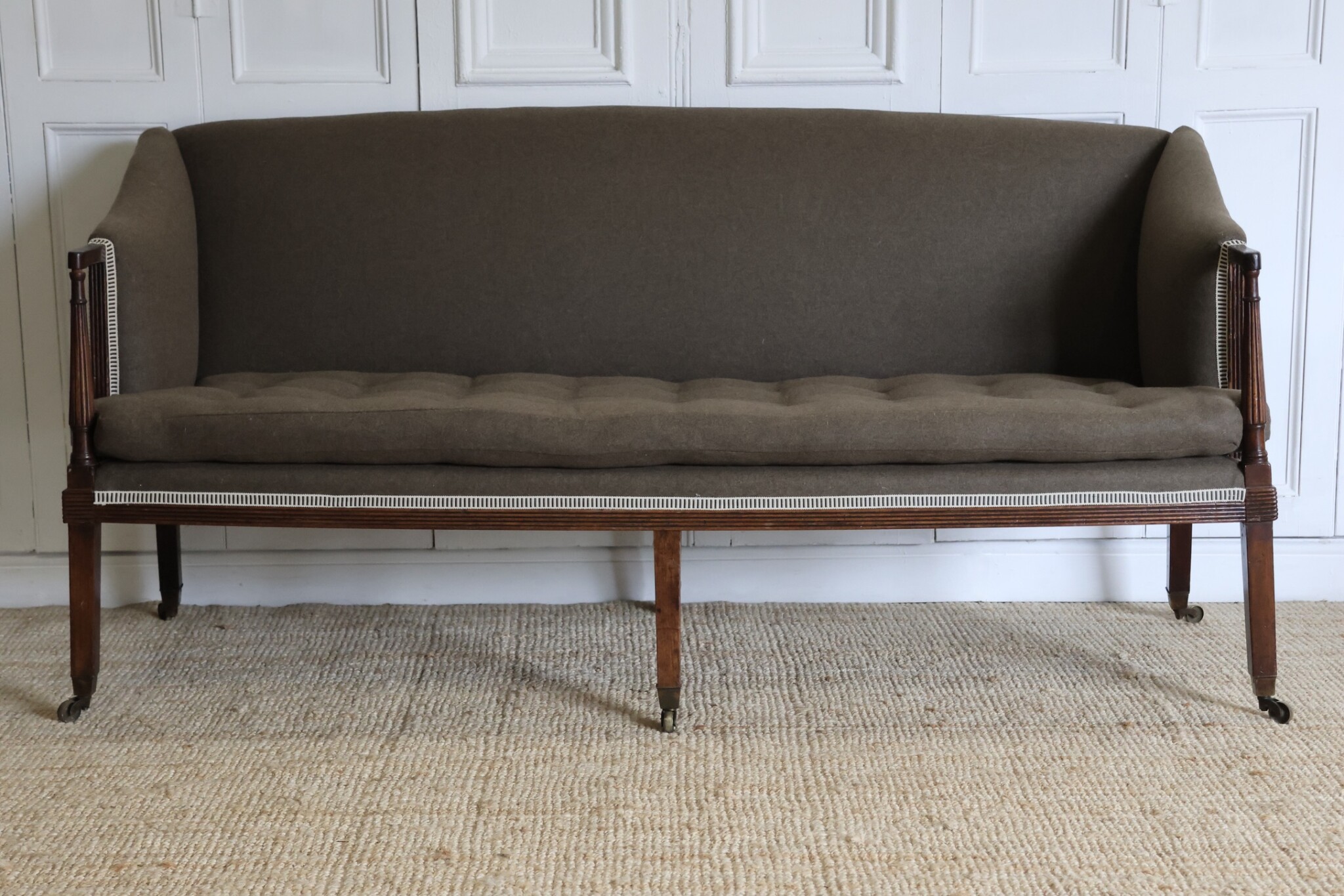 Early 19th Century English George III Mahogany Sofa in Wool